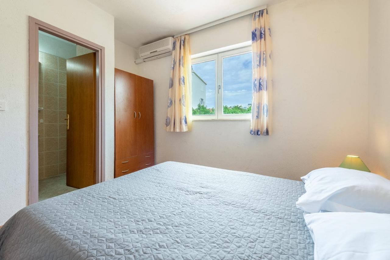 Olive Gardens Apartamento Primošten Exterior foto