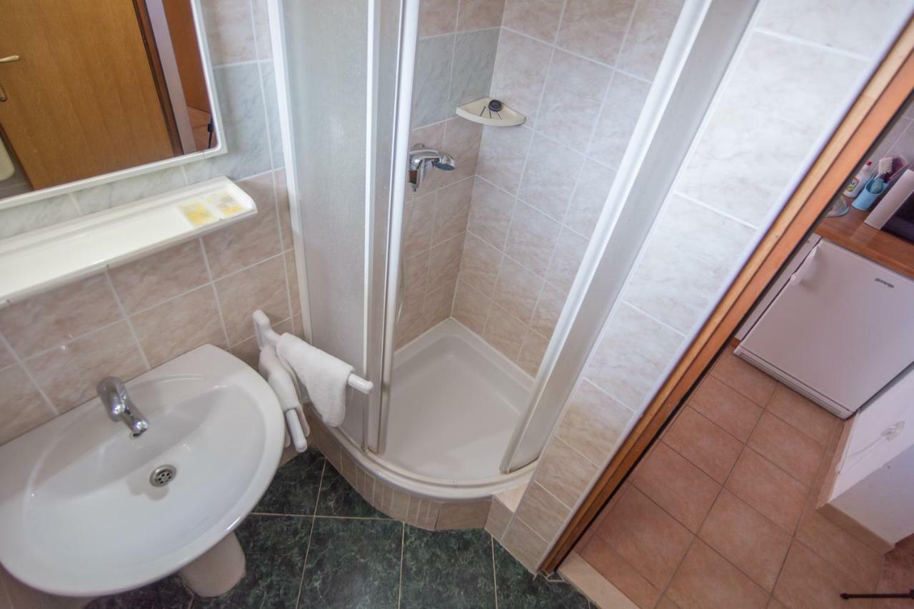 Olive Gardens Apartamento Primošten Exterior foto